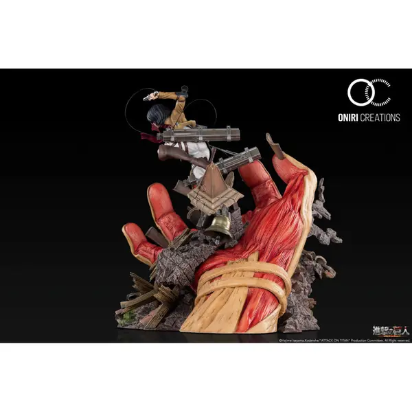 ATTACK ON TITAN Statue Mikasa vs Armored Titan Oniri Créations