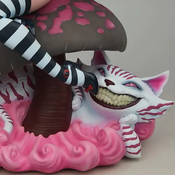 ALICE IN WONDERLAND Statue Alice Fairytale Fantasies Game of Hearts Edition Sideshow